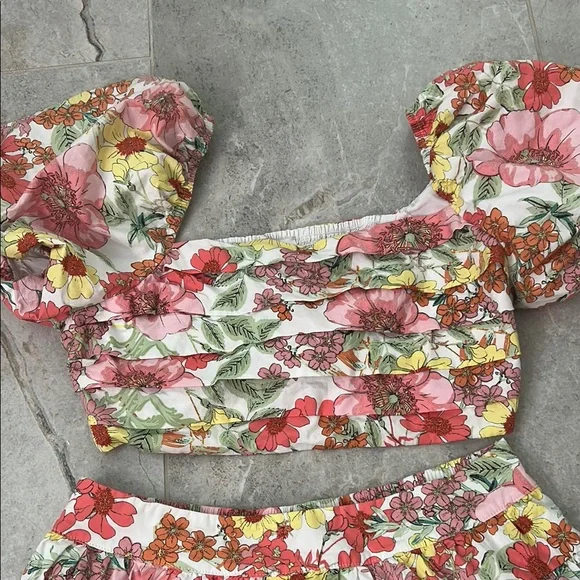 Floral Puff 2 piece set - Picture 2 of 4